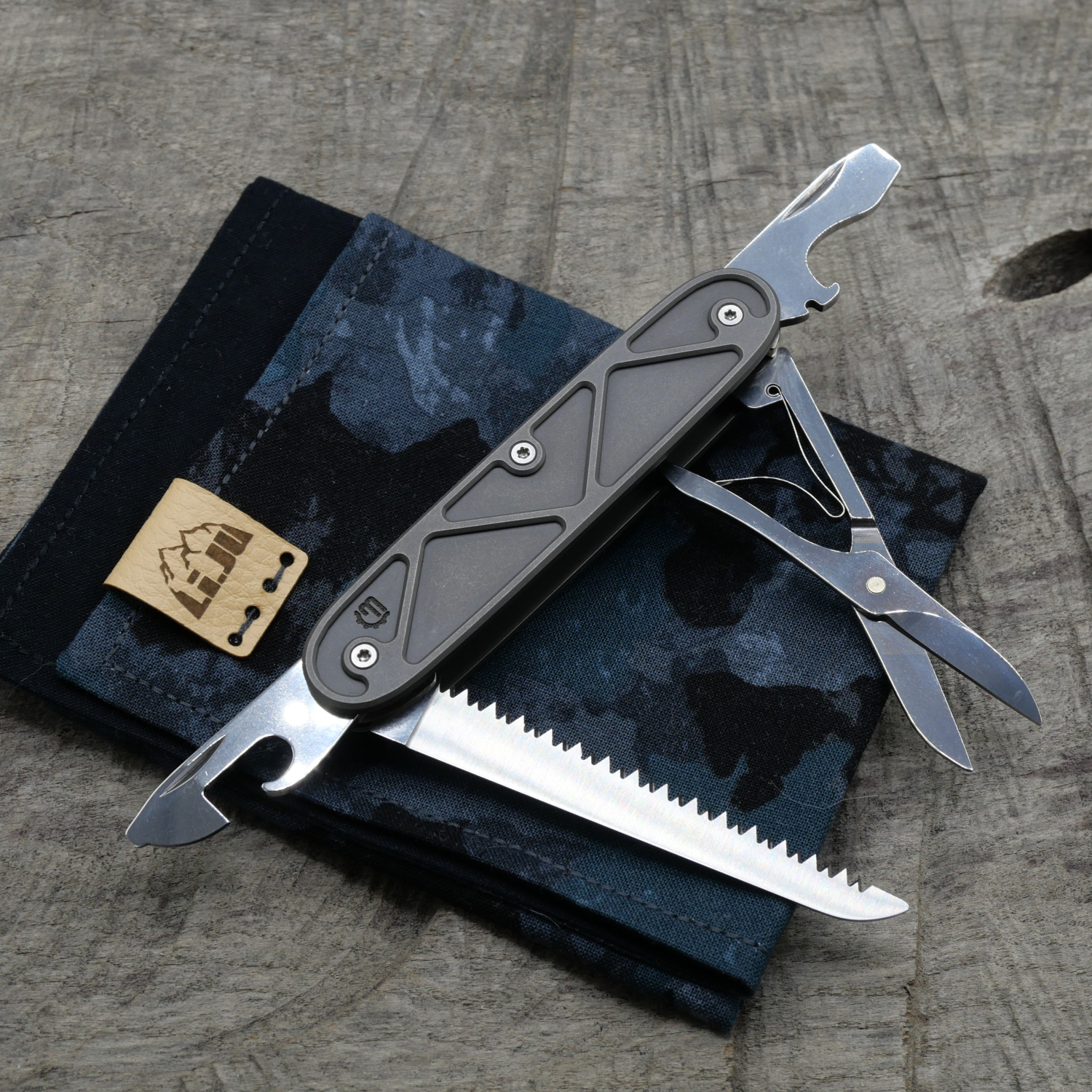 TITAN - TRIANGLE mit CLIP - dark wash - BLADELESS - Titan Grade 5  (Ti 6AI 4V)  - 93mm